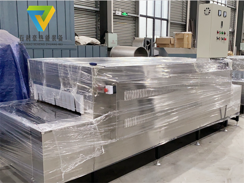 案例—三臺全不銹鋼熱風循環(huán)隧道發(fā)貨